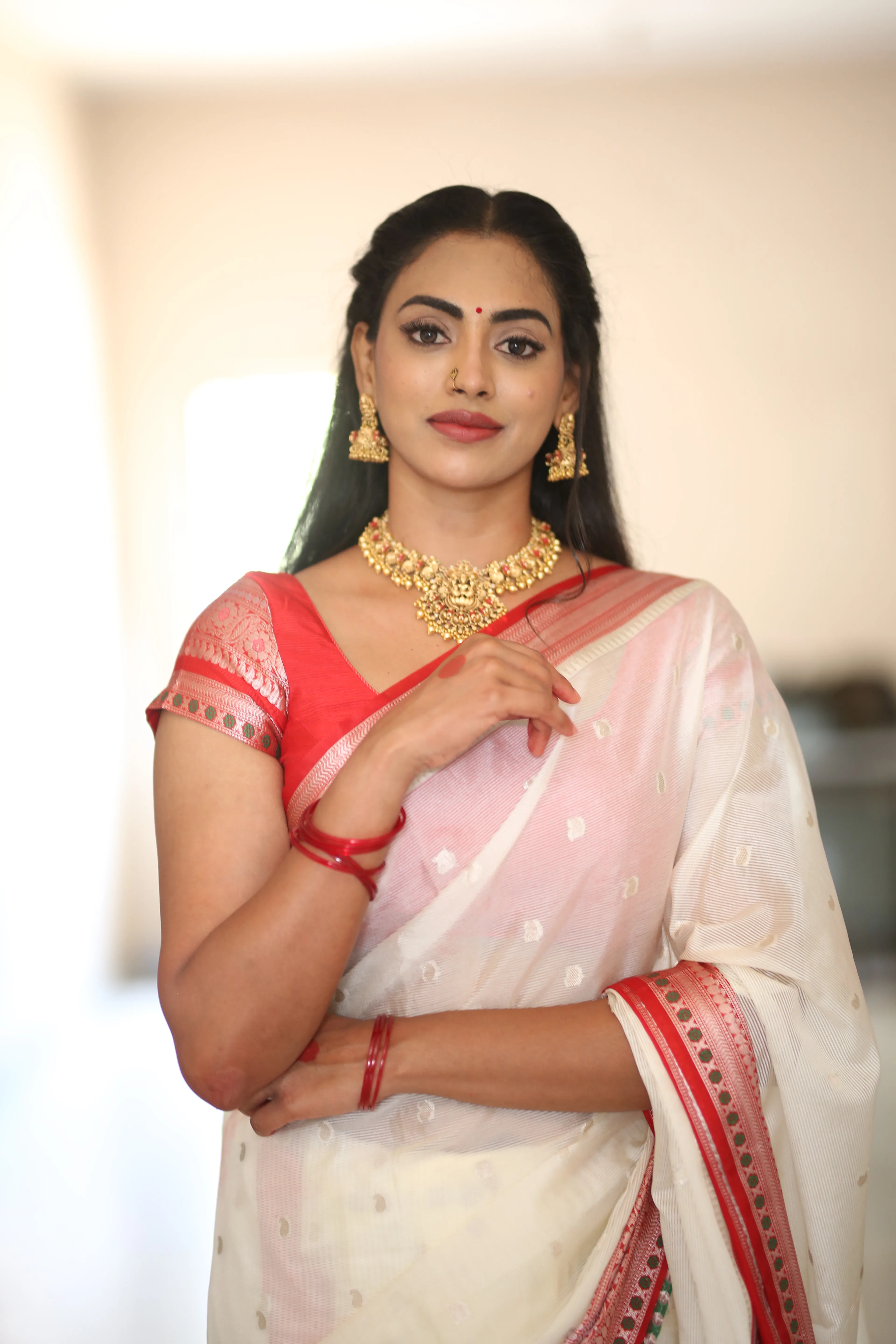 Kamakshi Bhaskarla at Agada movie teaser release event