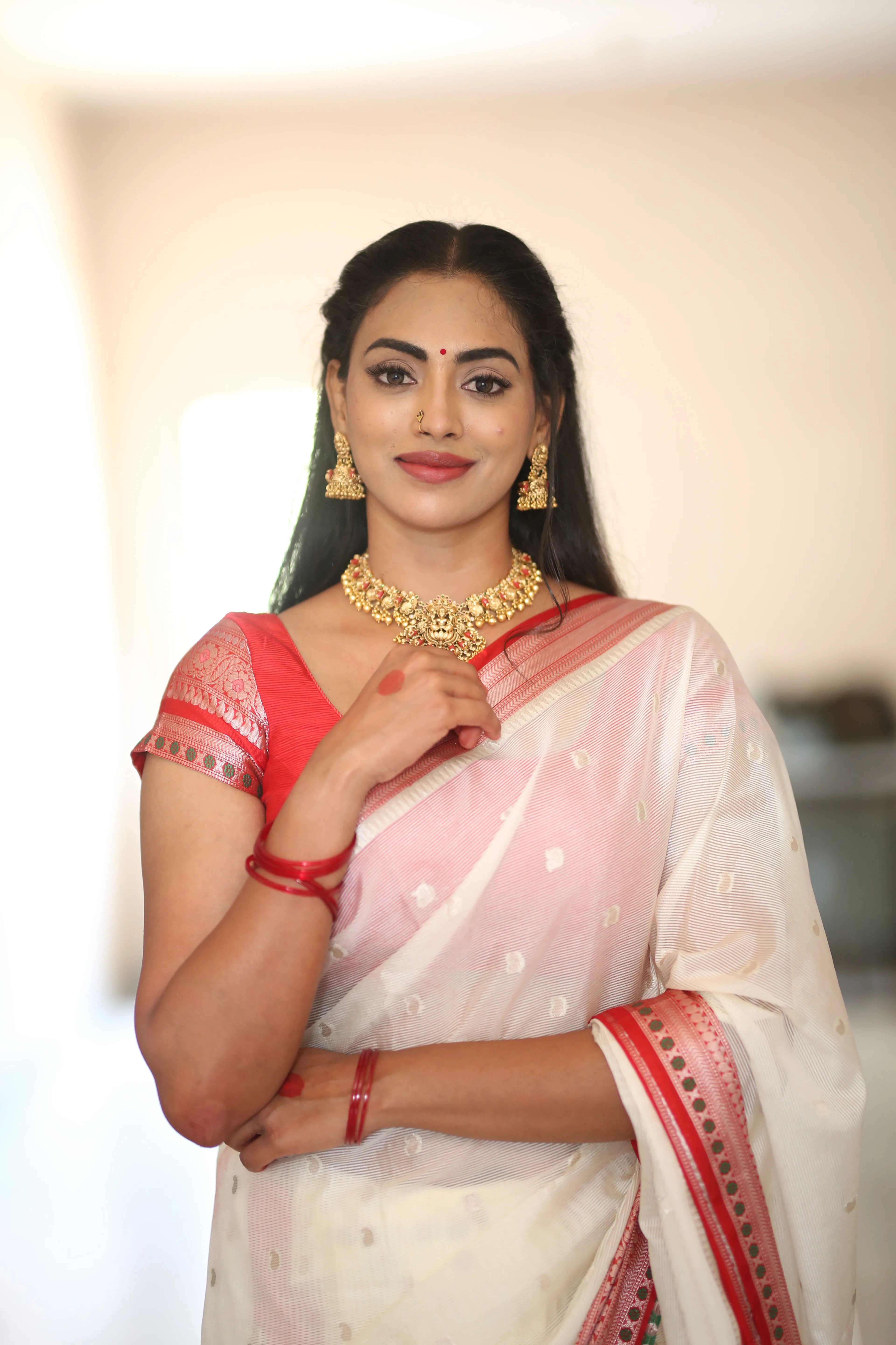 Kamakshi Bhaskarla at Agada movie teaser release event