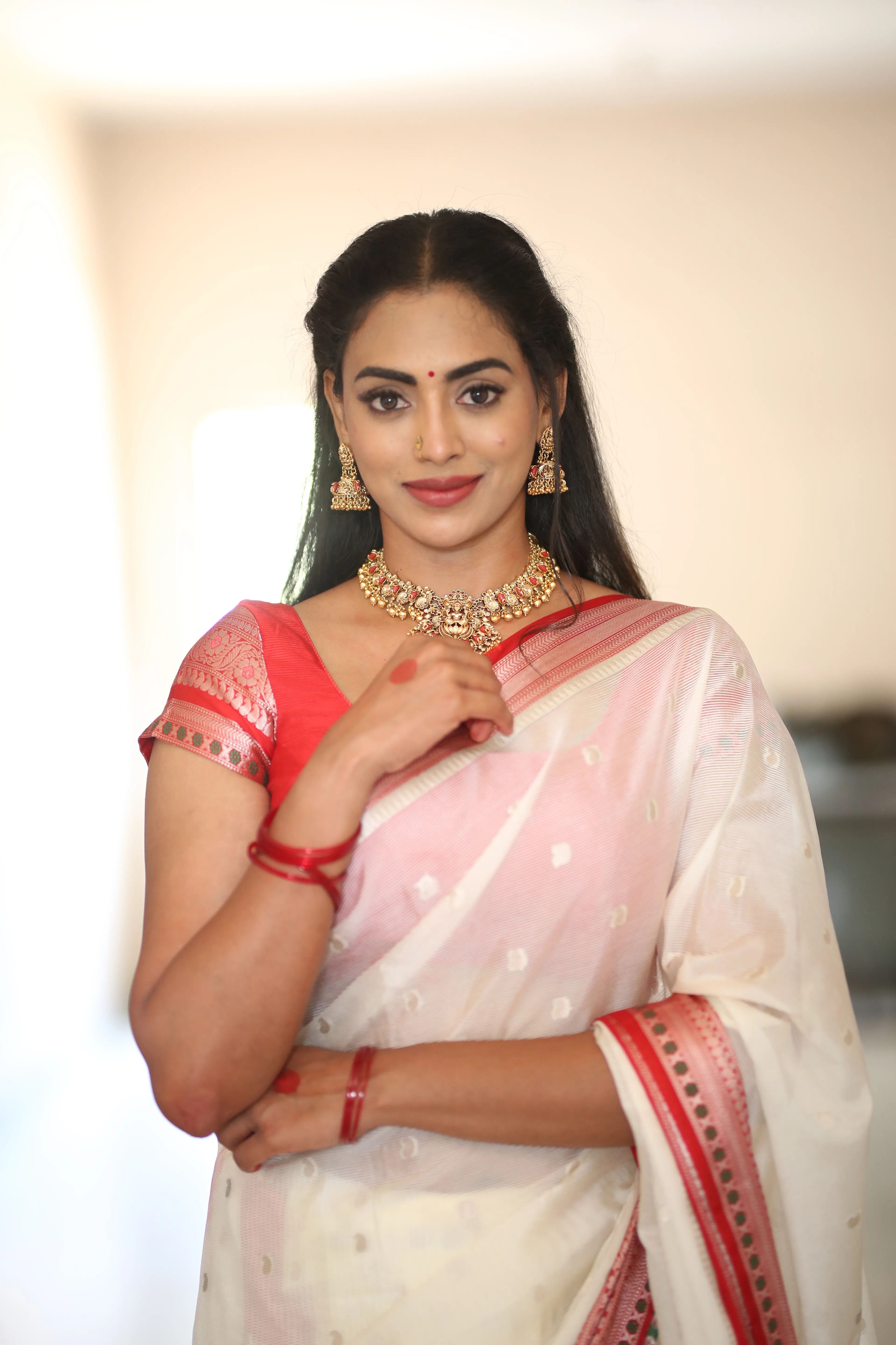 Kamakshi Bhaskarla at Agada movie teaser release event