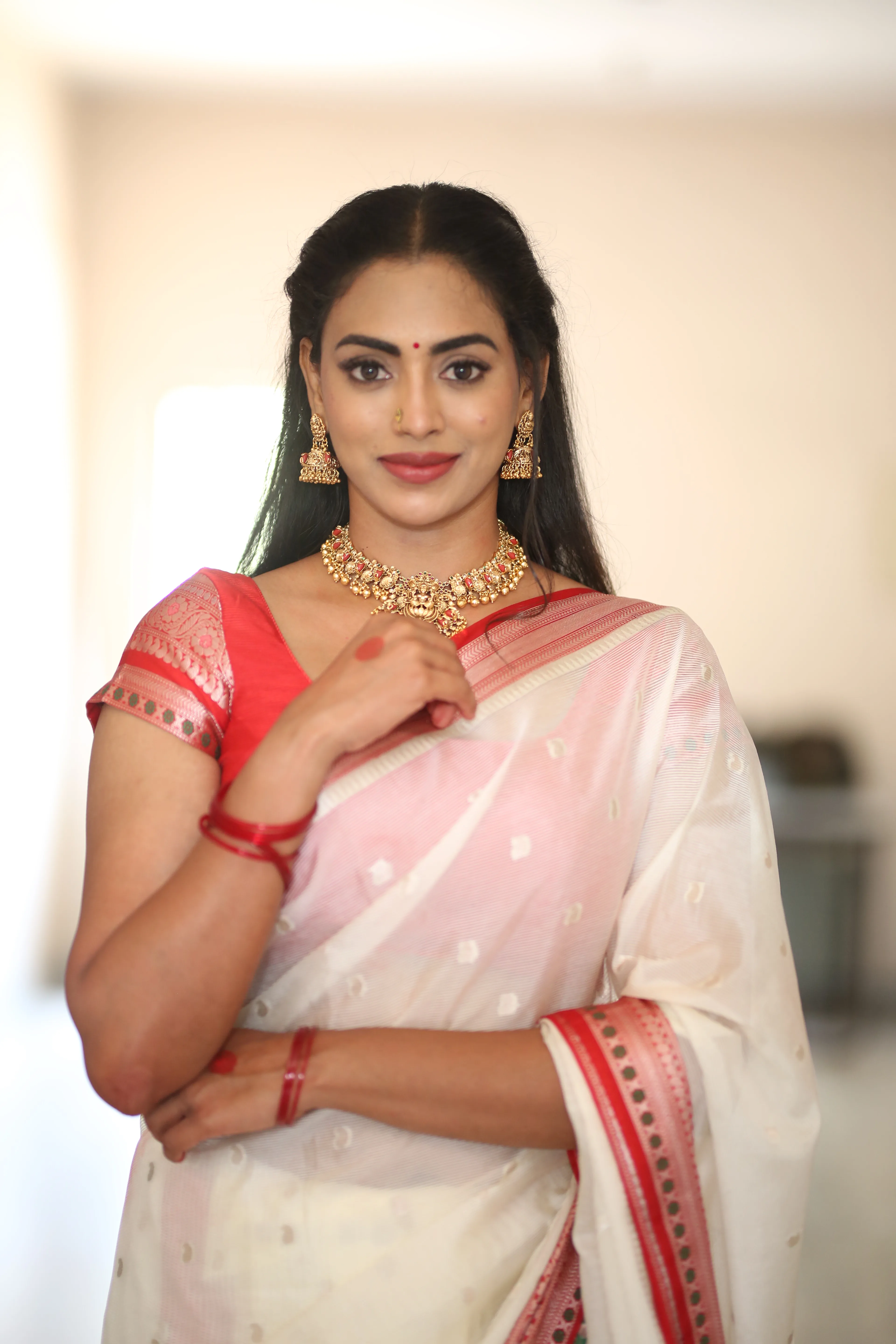 Kamakshi Bhaskarla at Agada movie teaser release event