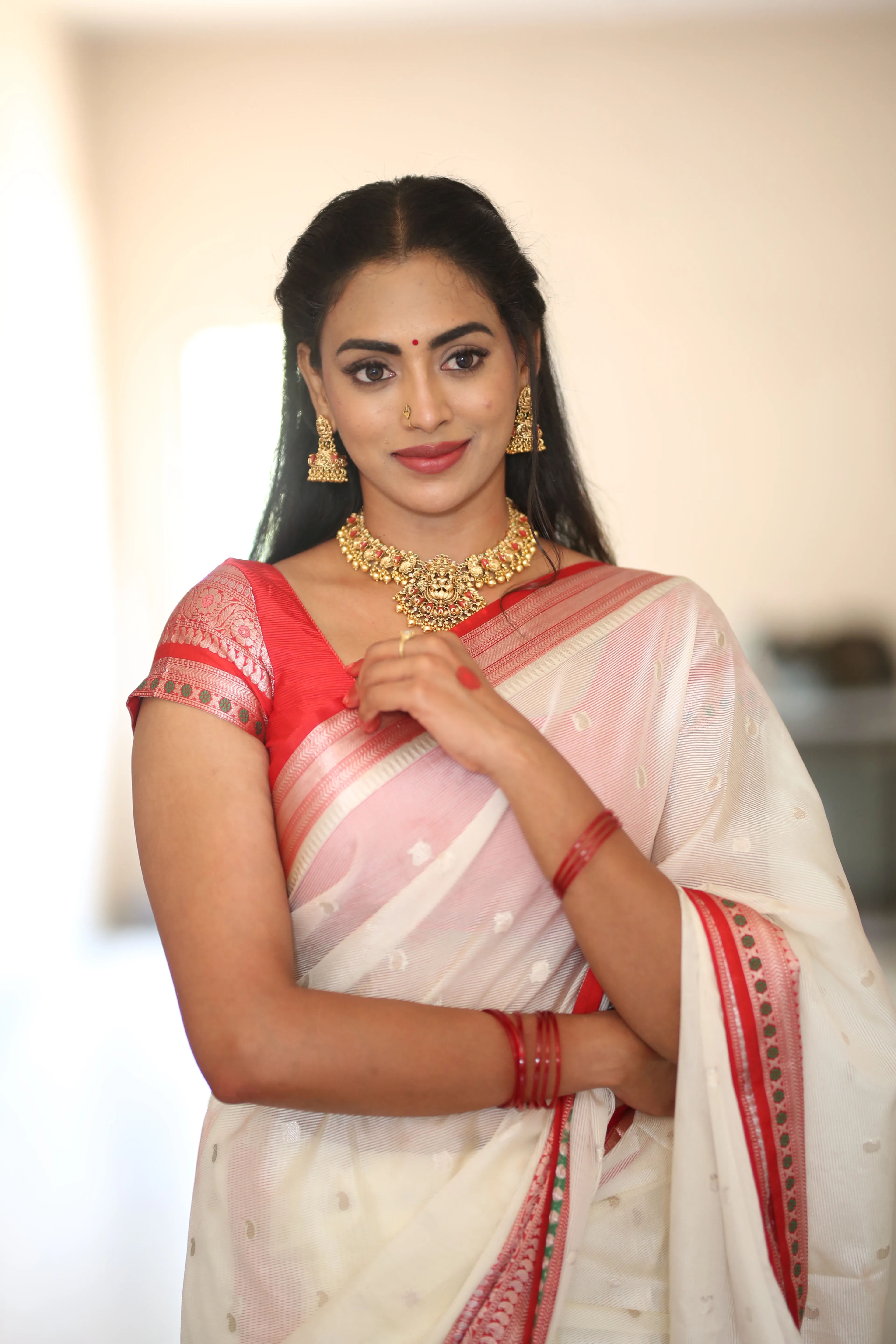 Kamakshi Bhaskarla at Agada movie teaser release event