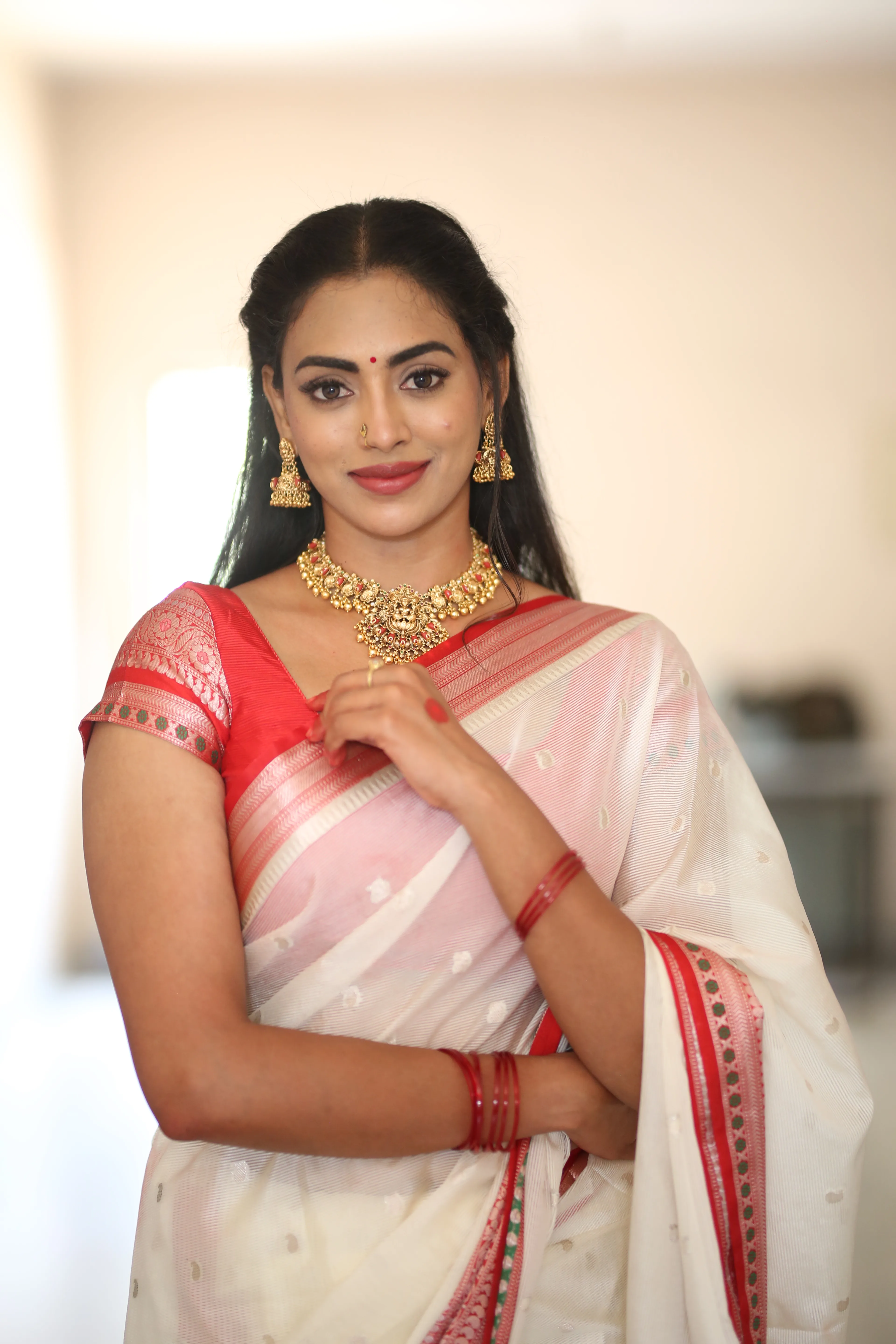Kamakshi Bhaskarla at Agada movie teaser release event