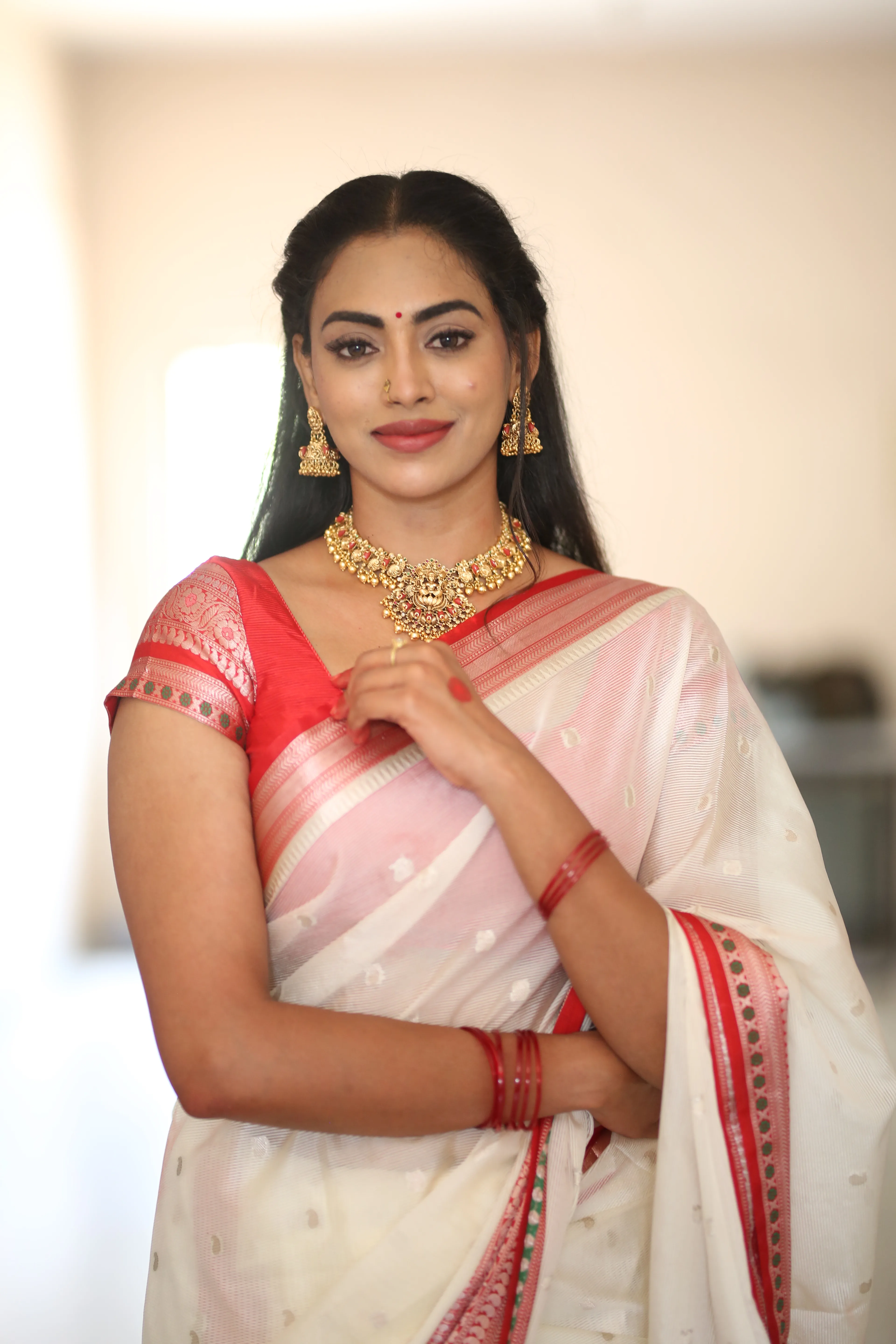 Kamakshi Bhaskarla at Agada movie teaser release event
