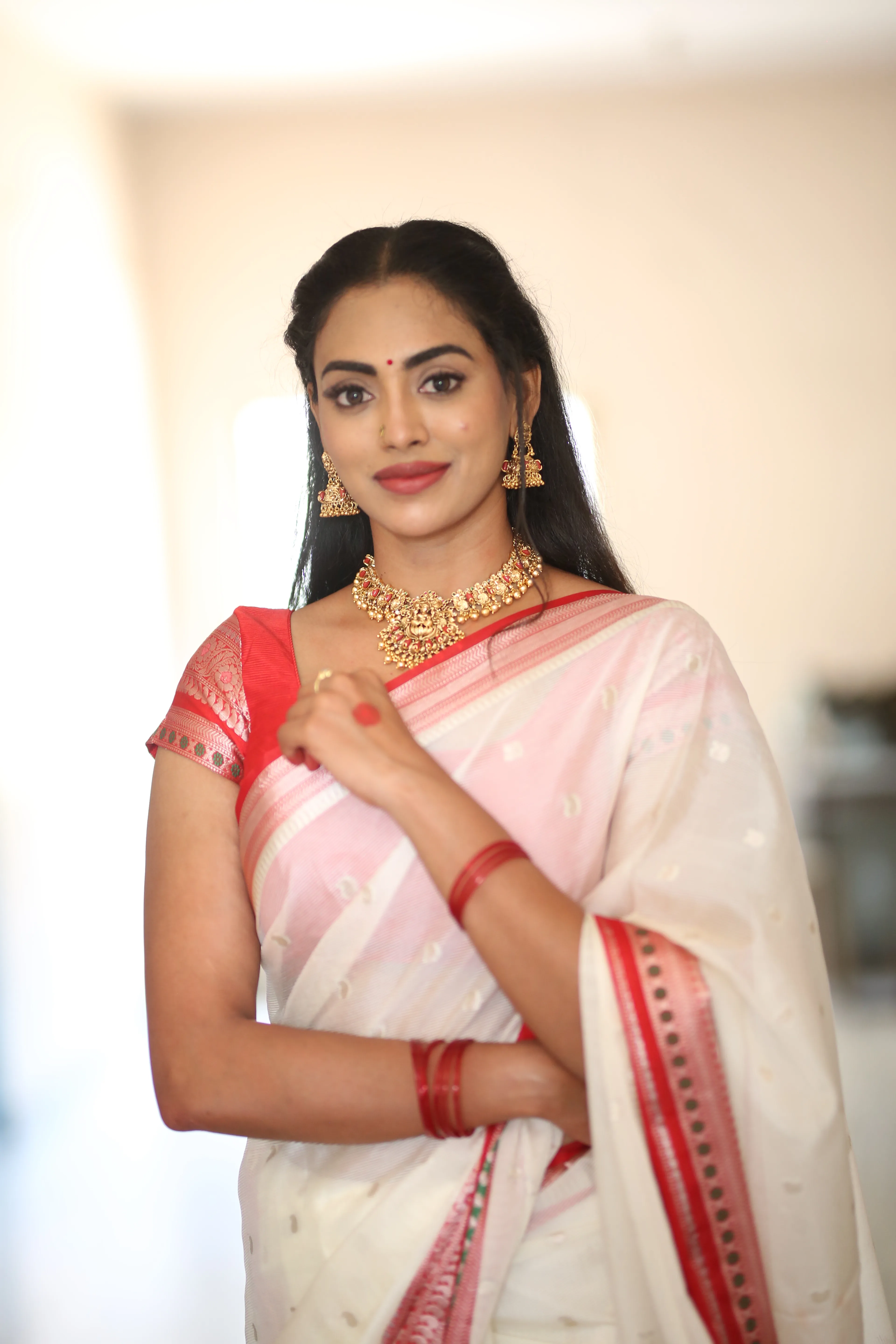 Kamakshi Bhaskarla at Agada movie teaser release event