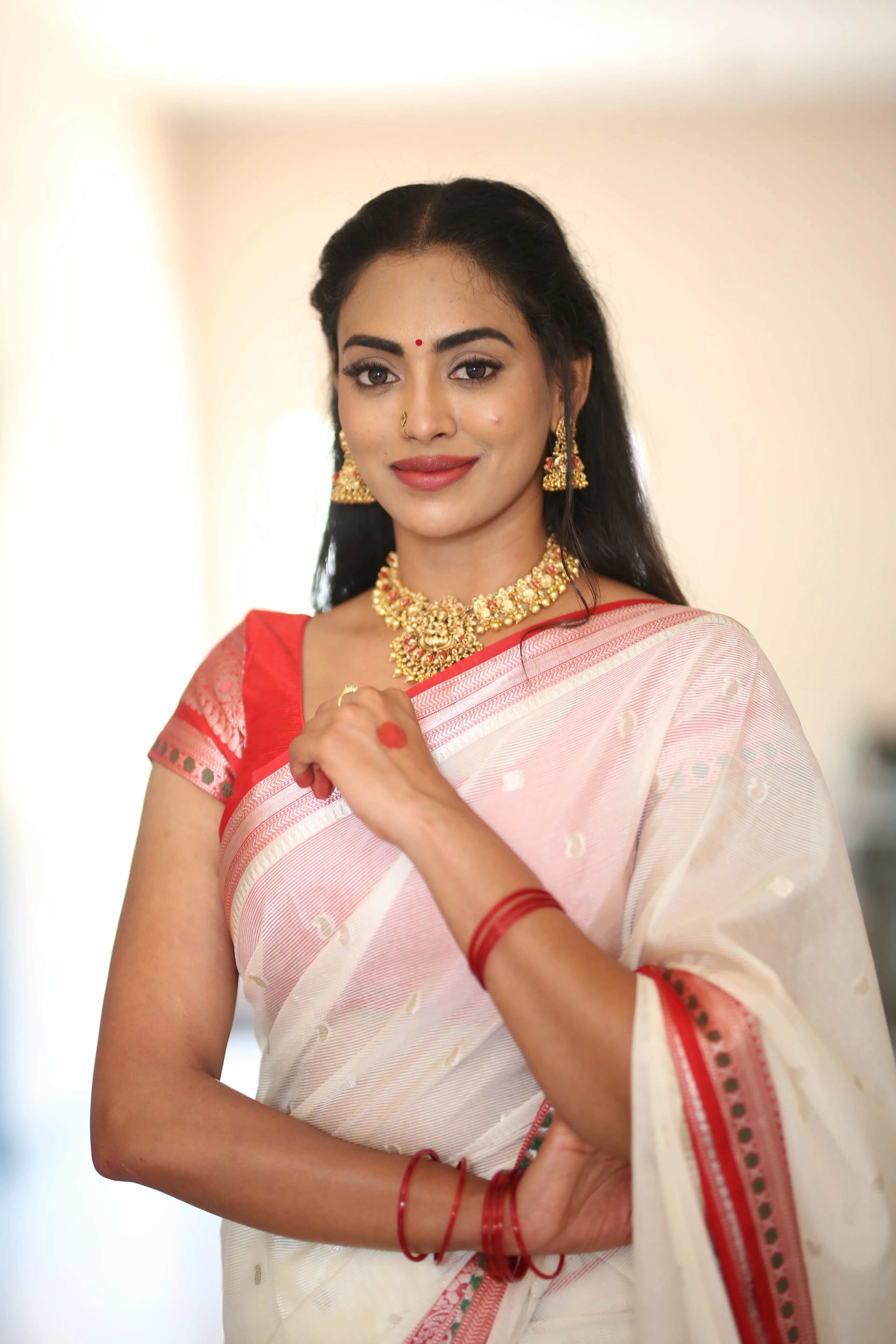 Kamakshi Bhaskarla at Agada movie teaser release event