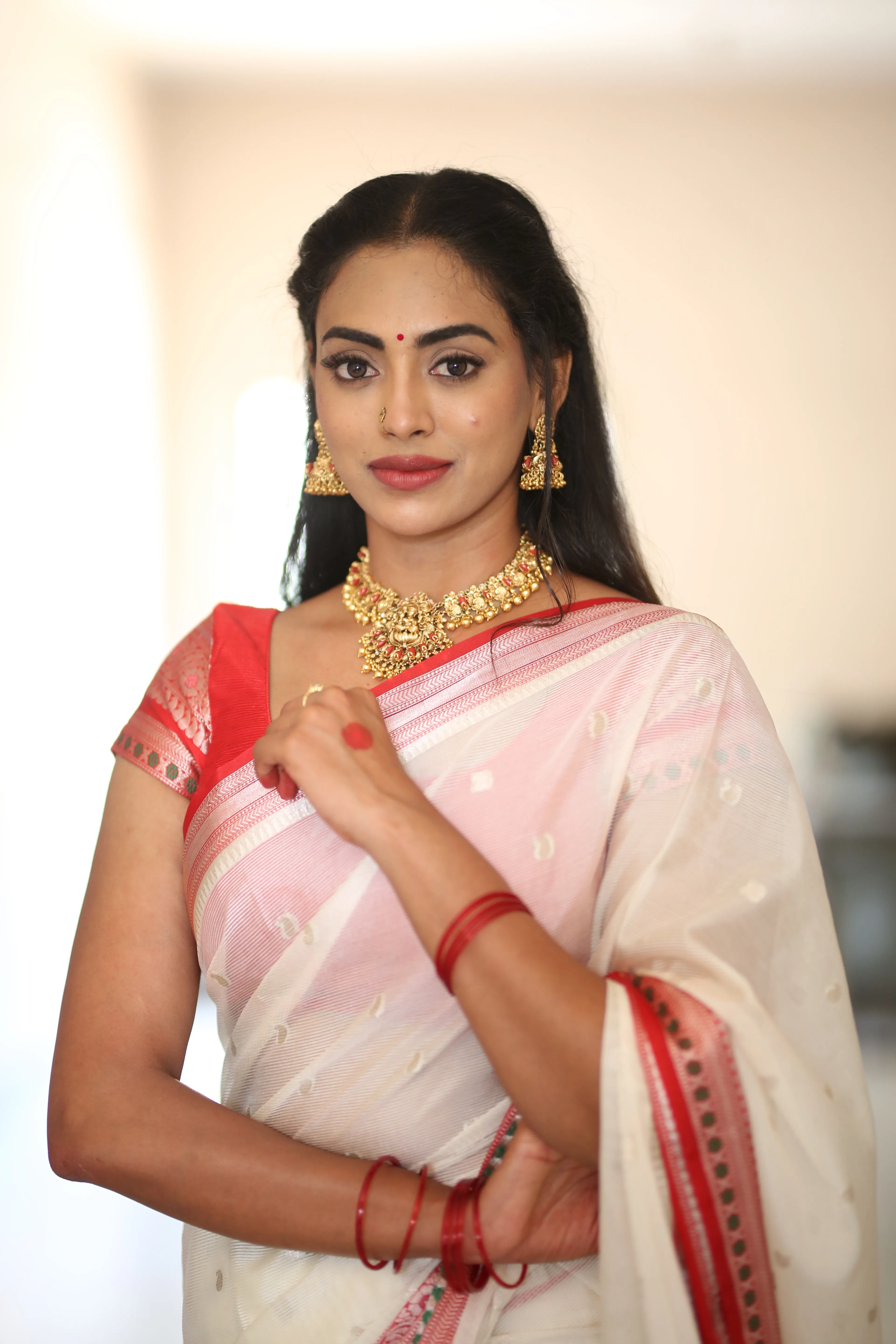 Kamakshi Bhaskarla at Agada movie teaser release event