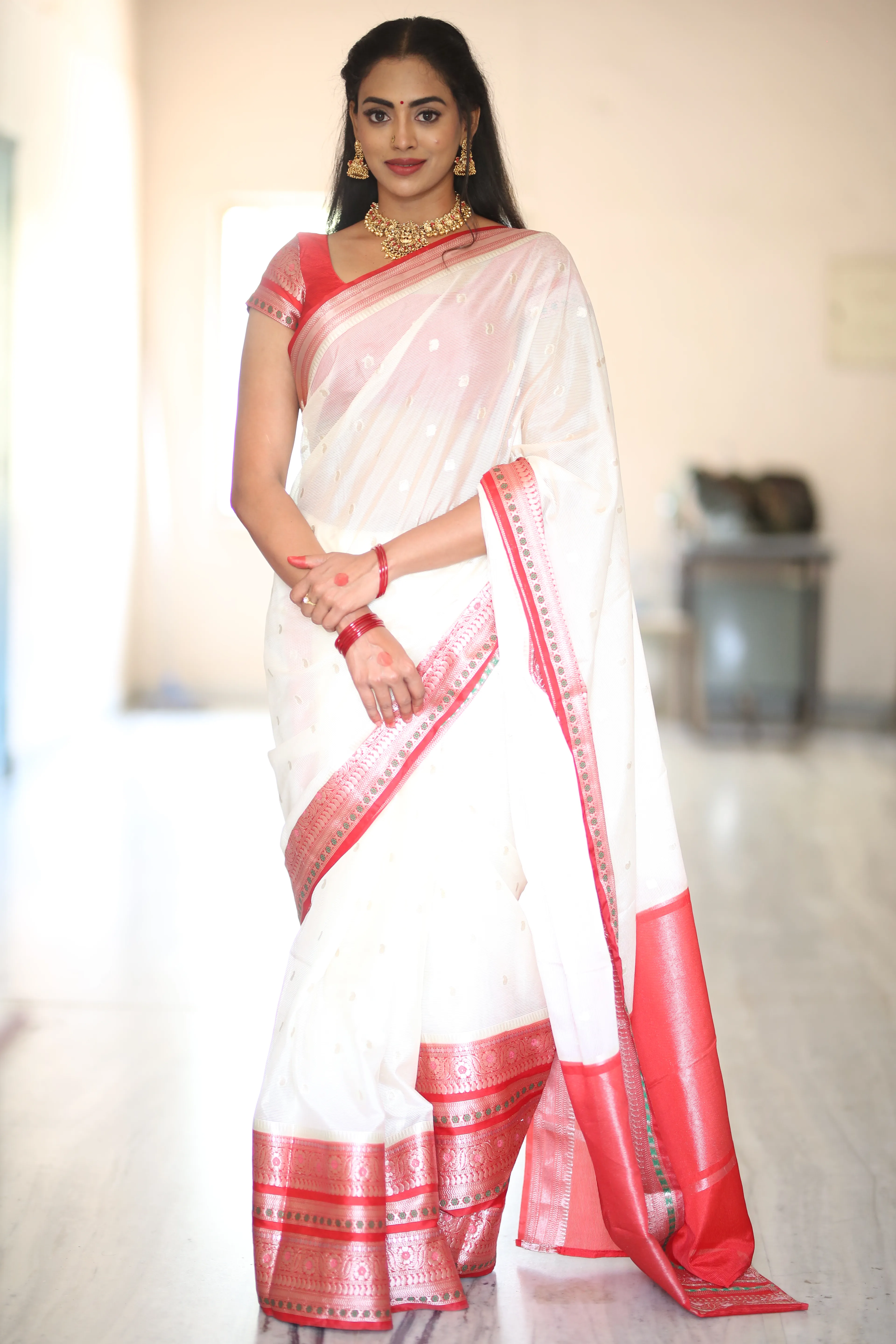 Kamakshi Bhaskarla at Agada movie teaser release event
