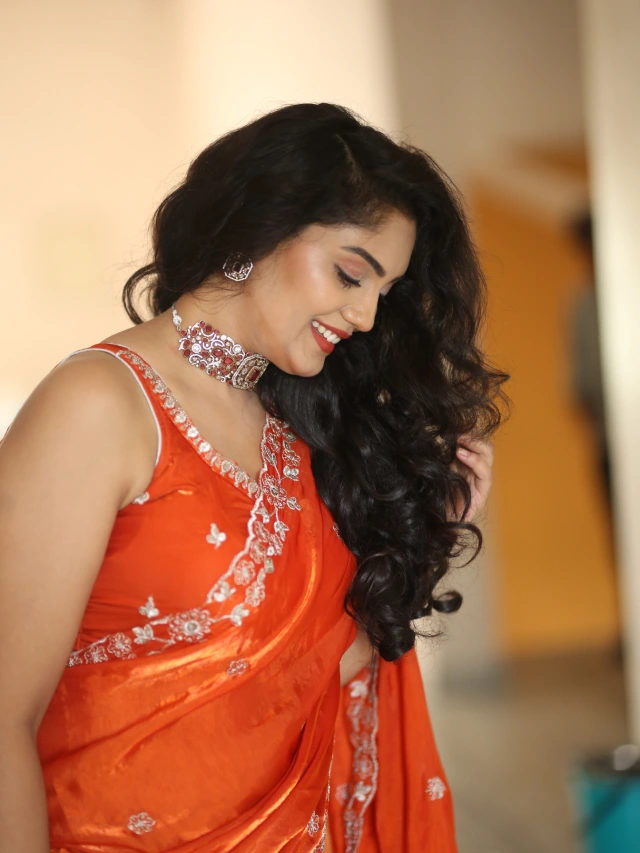 Karuunaa Bhushan Stunning Looks in Saree