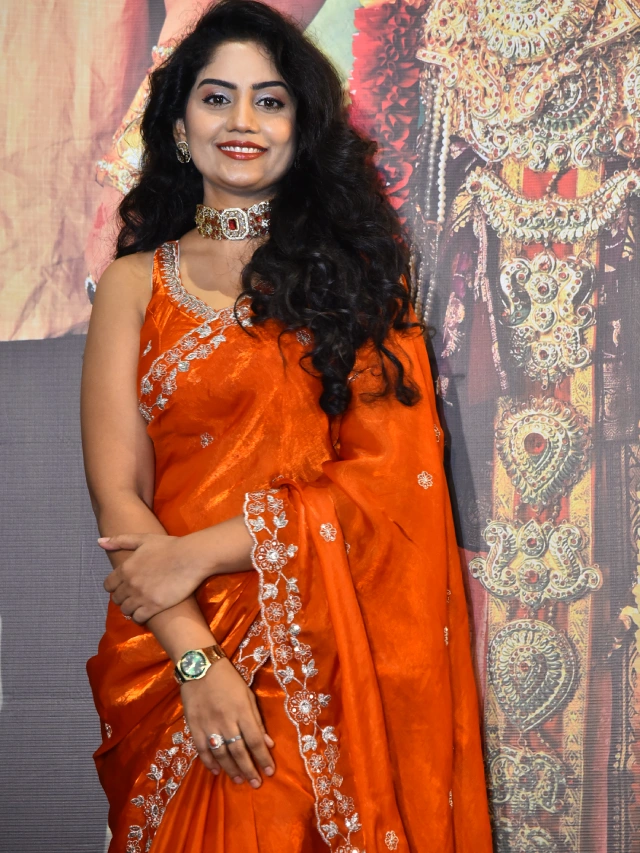 Karuunaa Bhushan Stunning Looks in Saree