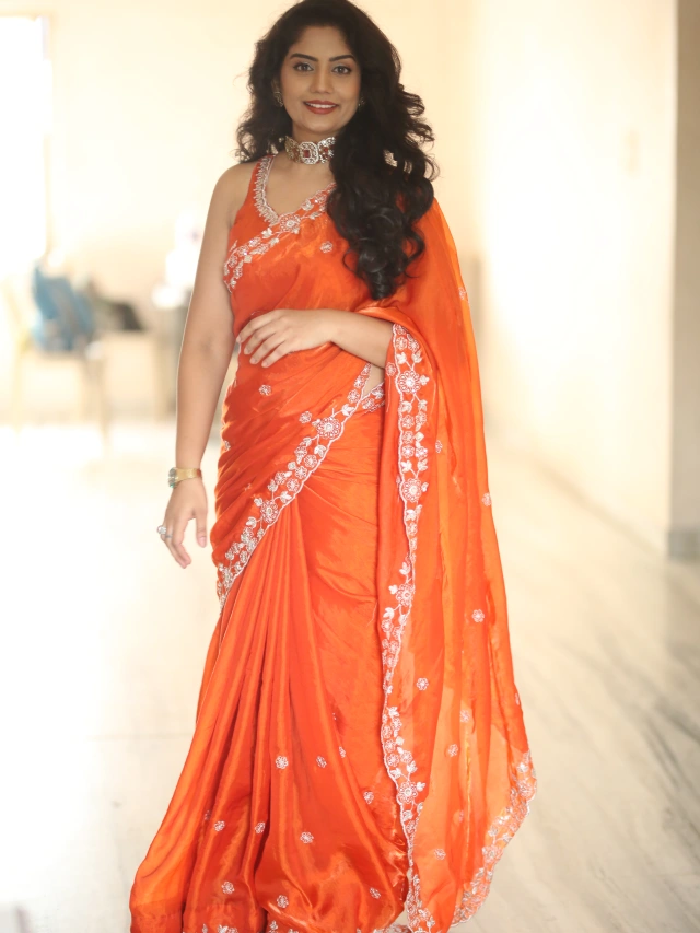 Karuunaa Bhushan Stunning Looks in Saree