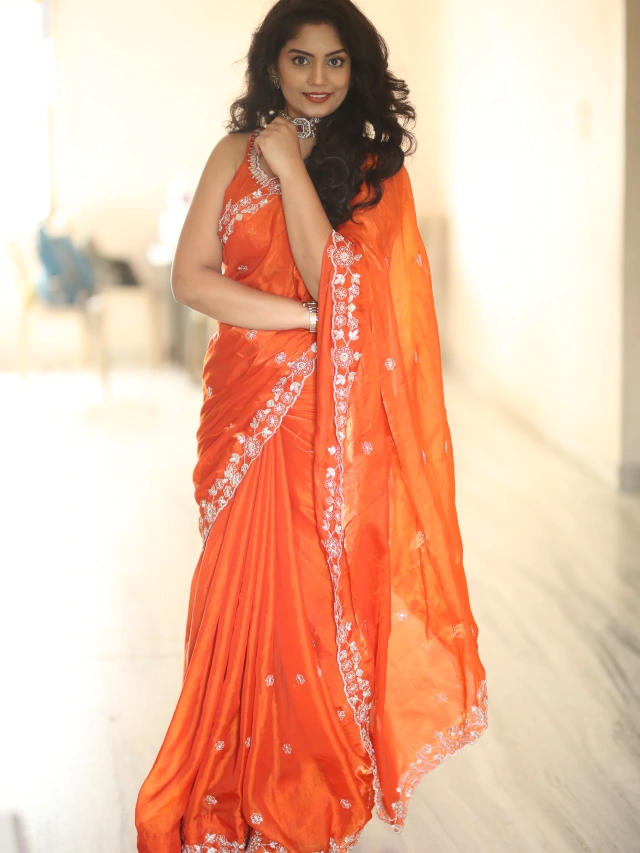 Karuunaa Bhushan Stunning Looks in Saree