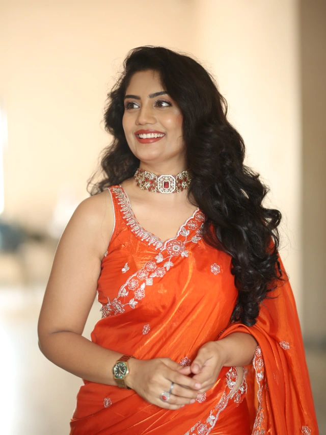 Karuunaa Bhushan Stunning Looks in Saree