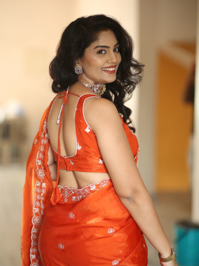 Karuunaa Bhushan Stunning Looks in Saree
