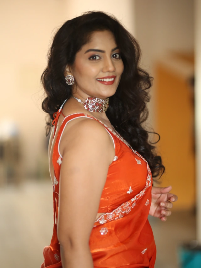 Karuunaa Bhushan Stunning Looks in Saree