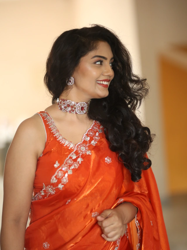 Karuunaa Bhushan Stunning Looks in Saree