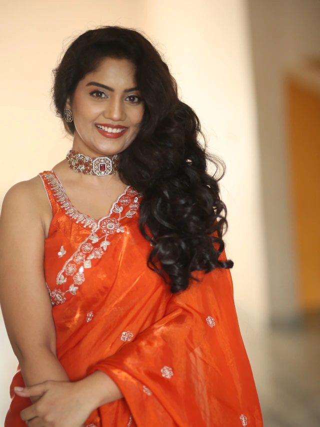 Karuunaa Bhushan Stunning Looks in Saree