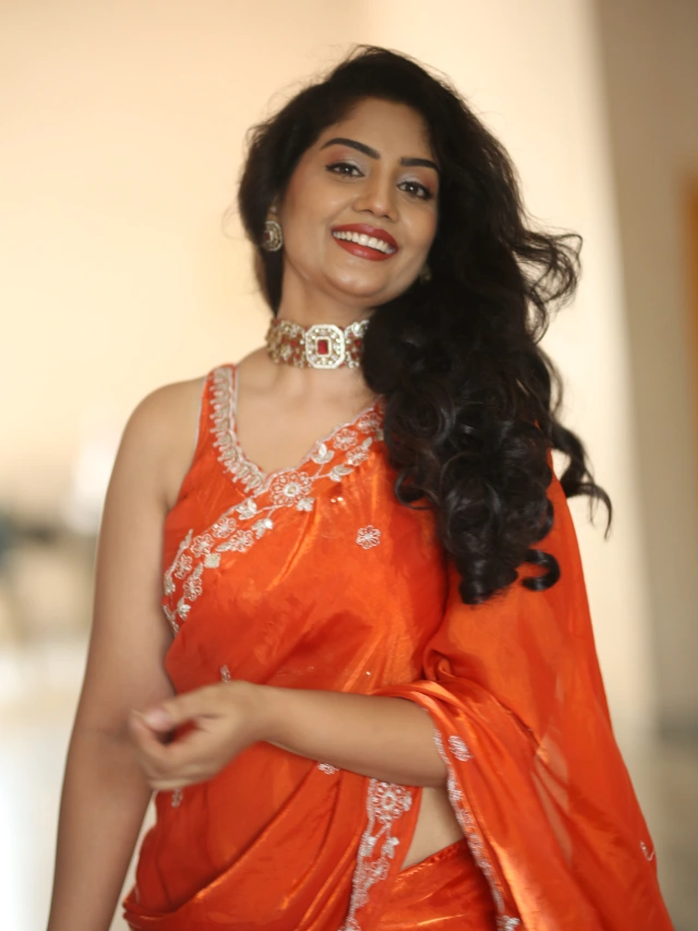Karuunaa Bhushan Stunning Looks in Saree