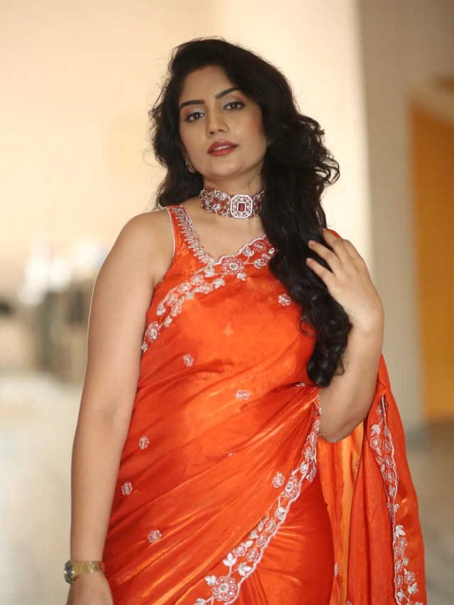 Karuunaa Bhushan Stunning Looks in Saree