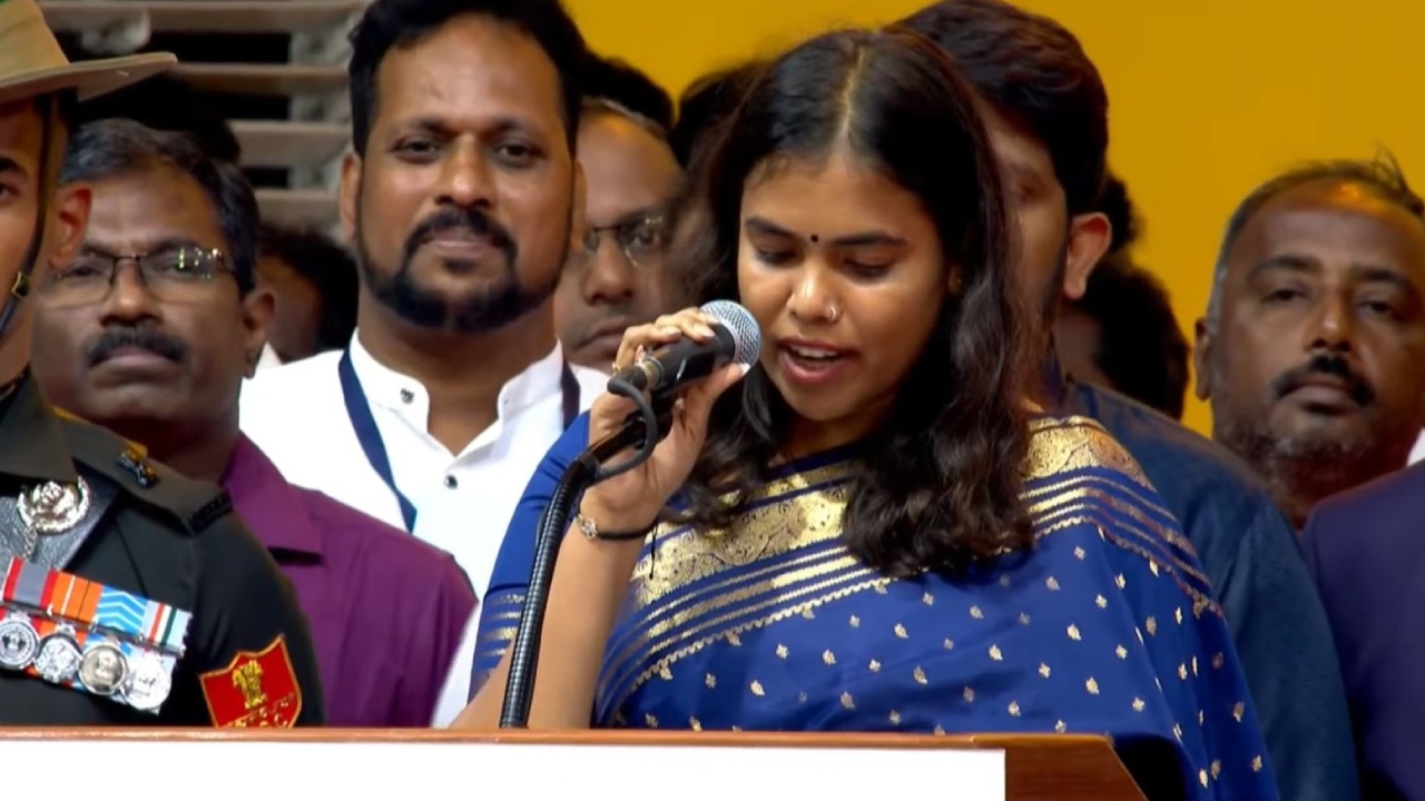 MLA S Keerthana : విజయ్ కేబినెట్‌లో తెలుగు మహిళ.. అప్పుడు టీడీపీ సోషల్ మీడియా బాధ్యతలు.. ఇప్పుడు మంత్రిగా.. ఎవరీ కీర్తనా.. ఎక్కడి నుంచి గెలిచింది.. ఫుల్ డీటెయిల్స్