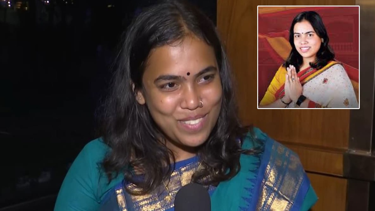 MLA S Keerthana : విజయ్ కేబినెట్‌లో తెలుగమ్మాయి.. అప్పుడు టీడీపీ సోషల్ మీడియా బాధ్యతలు.. ఇప్పుడు మంత్రిగా.. ఎవరీ కీర్తనా.. ఎక్కడి నుంచి గెలిచింది.. ఫుల్ డీటెయిల్స్
