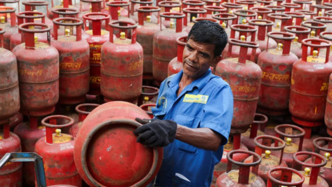 LPG Rule Changes : గ్యాస్ వినియోగదారులకు అలర్ట్.. జూన్ 1 నుంచి కొత్త రూల్స్.. ఇవి తప్పక పాటించాల్సిందే.. లేదంటే కనెక్షన్ కట్..