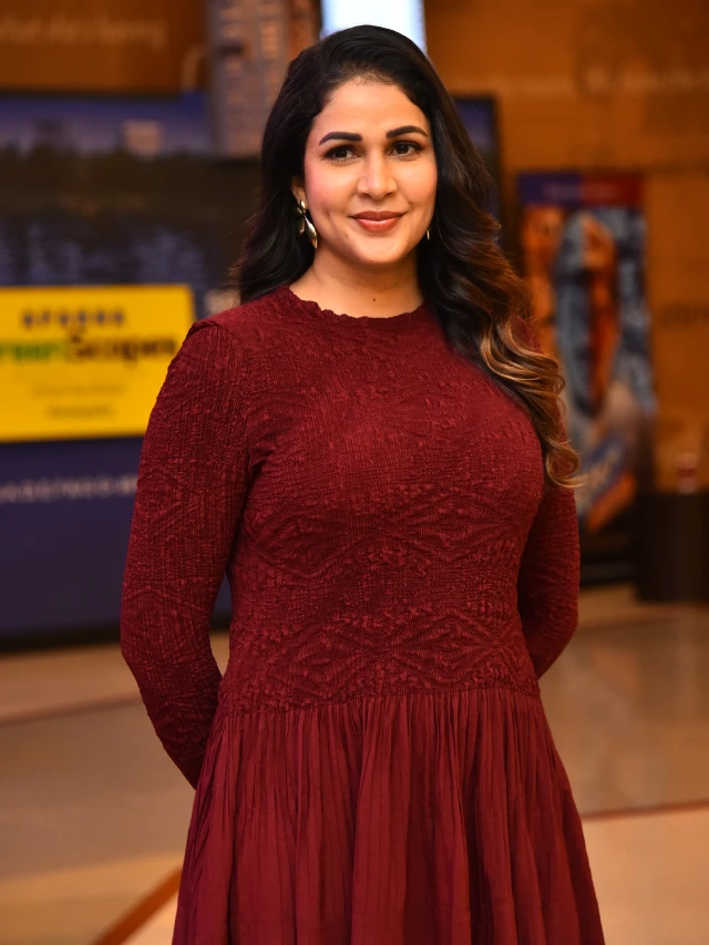 Lavanya Tripathi Cute Looks in Sathi leelavathi Promotions