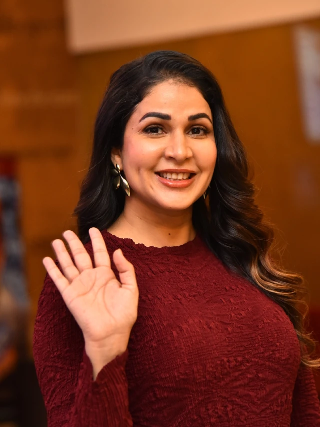Lavanya Tripathi Cute Looks in Sathi leelavathi Promotions