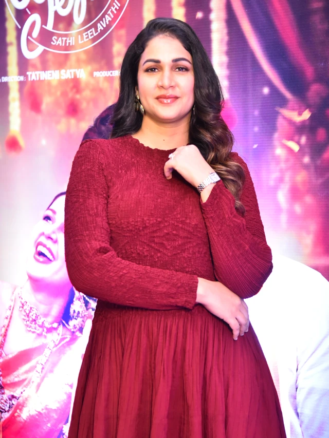 Lavanya Tripathi Cute Looks in Sathi leelavathi Promotions