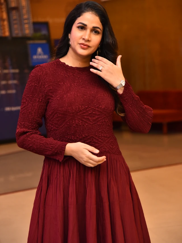 Lavanya Tripathi Cute Looks in Sathi leelavathi Promotions