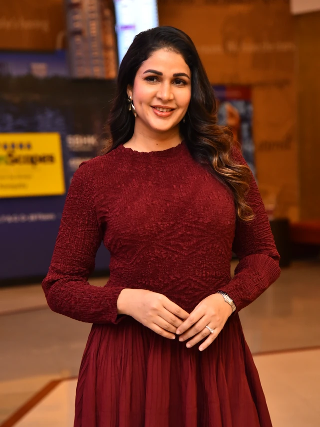 Lavanya Tripathi Cute Looks in Sathi leelavathi Promotions