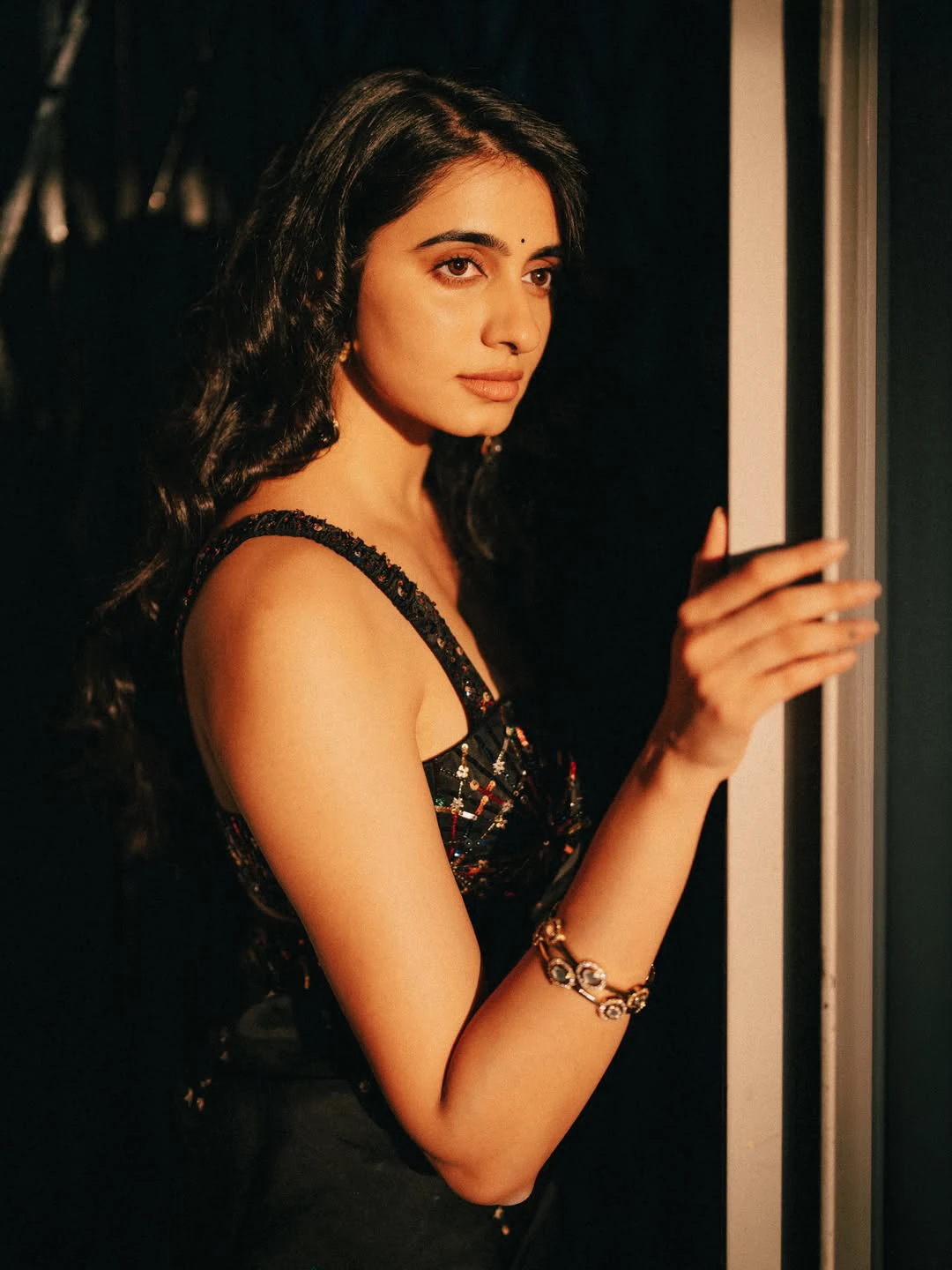 Maanasa Choudhary Shines in Black Saree