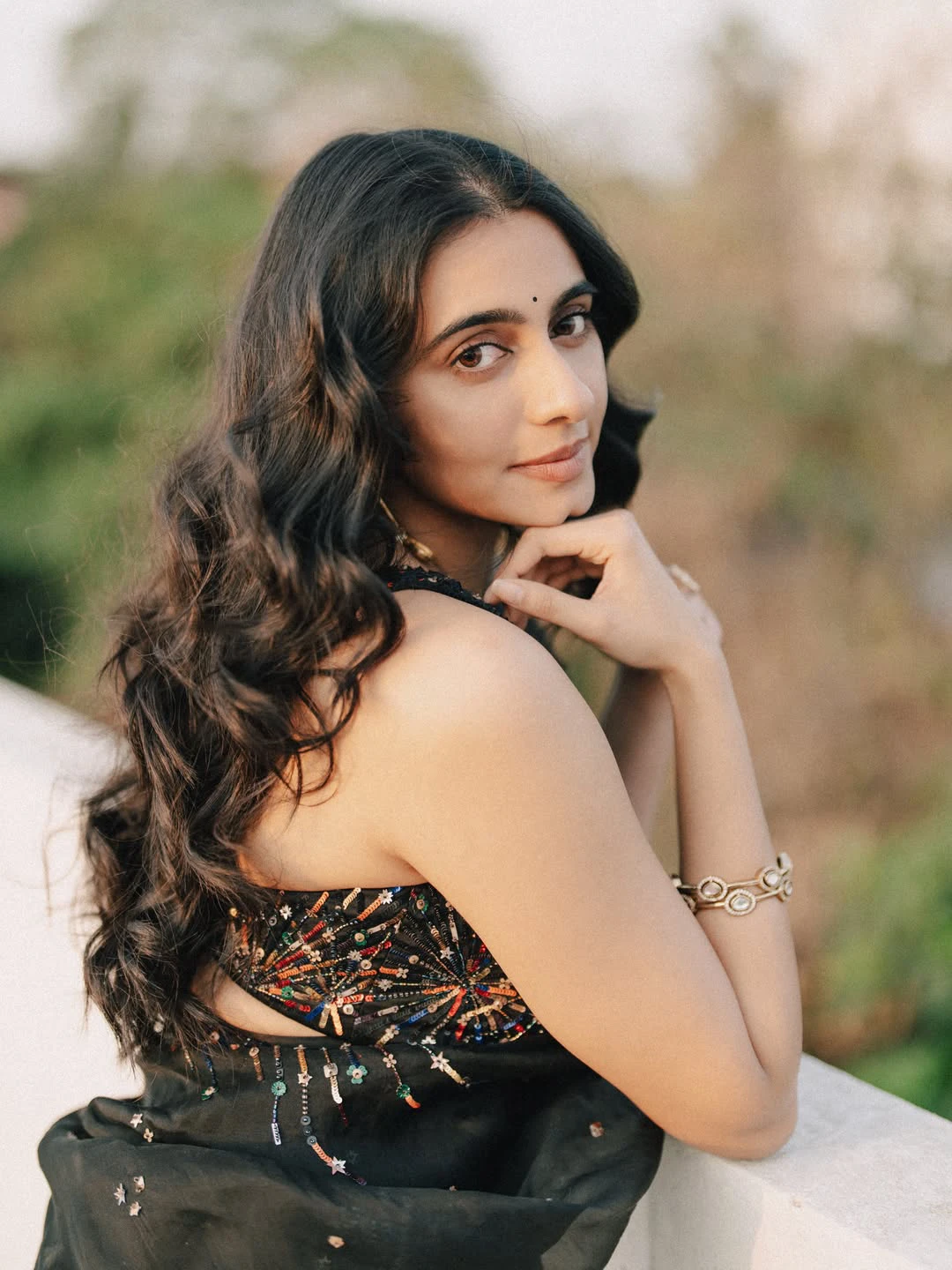 Maanasa Choudhary Shines in Black Saree