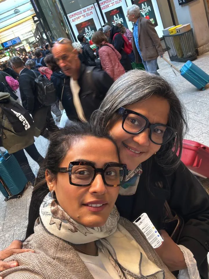 Mahesh babu wife Namrata Shirodkar with friends and family