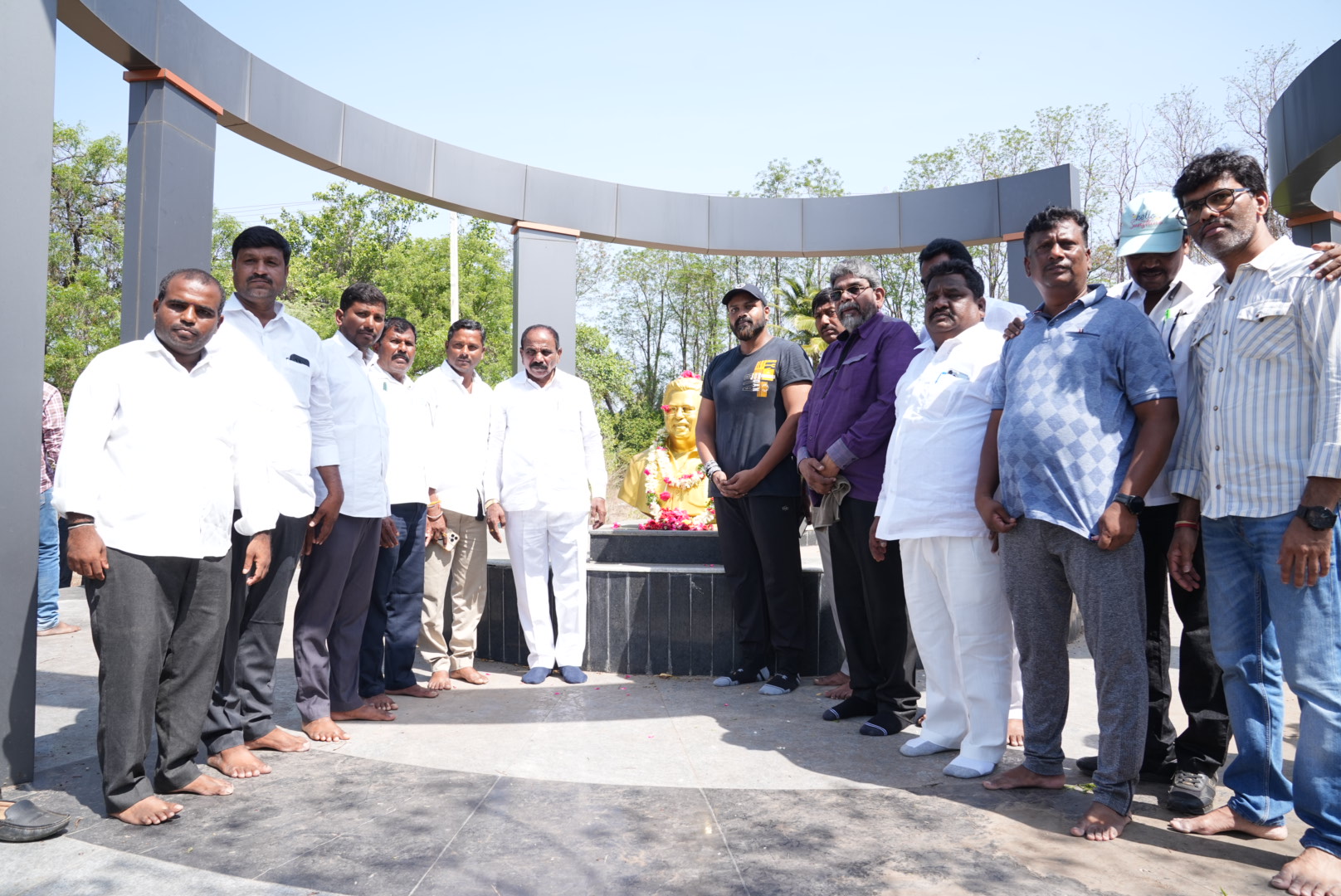 Manchu Manoj cleans Dasari Narayana Rao memorial