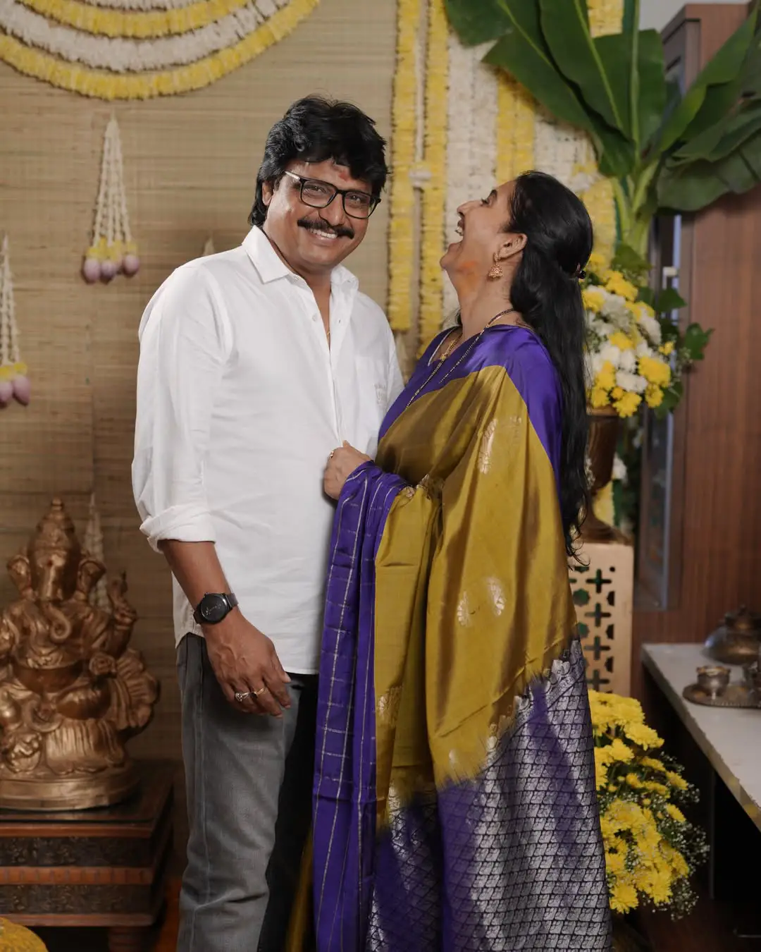 Meena Vasu Shares Photos with Husband