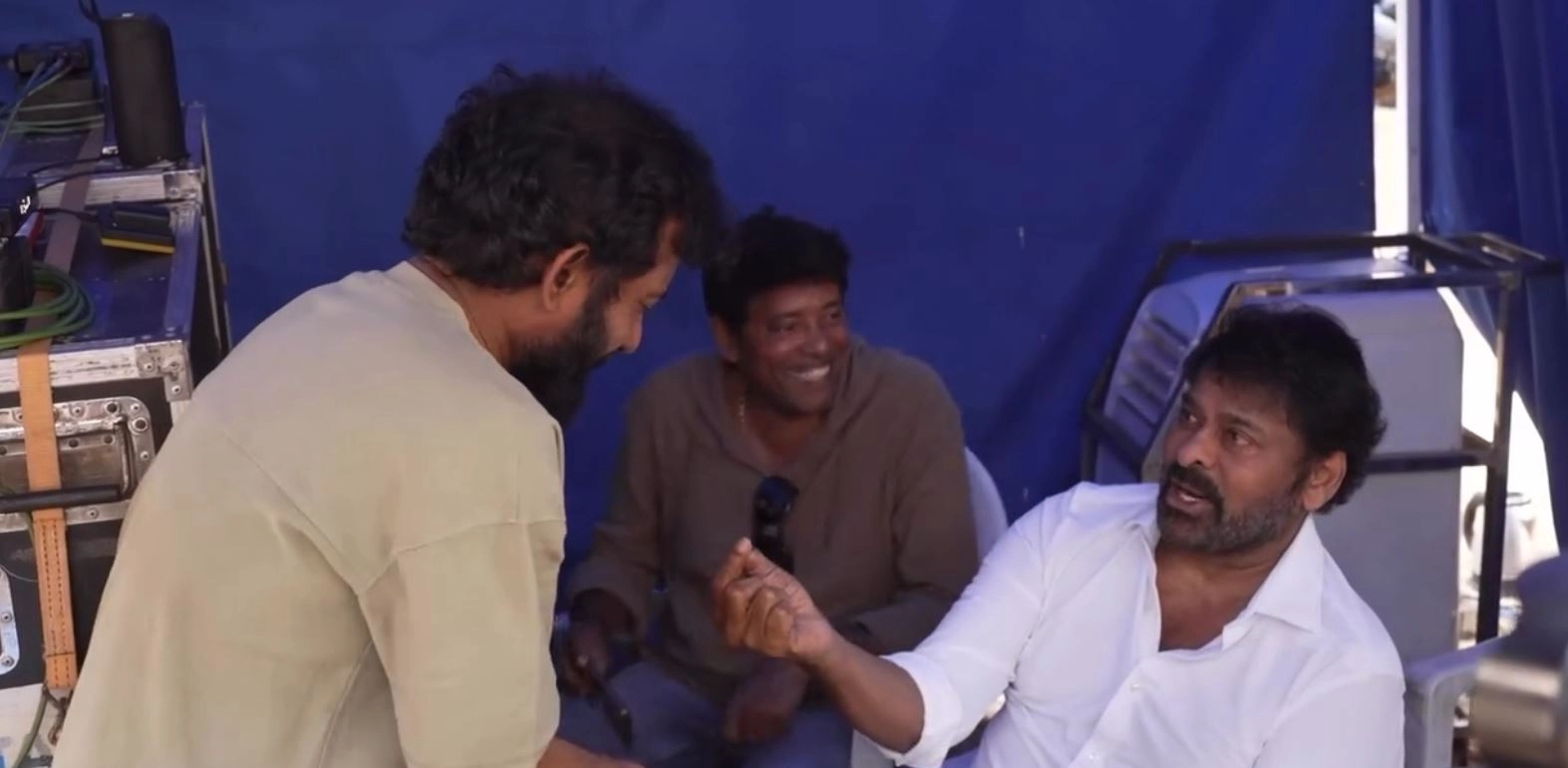 Megastar Chiranjeevi Visits Ram Charan Peddi Sets