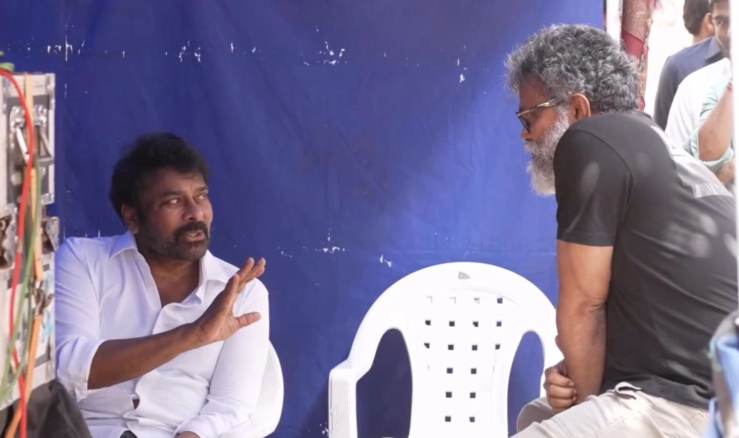 Megastar Chiranjeevi Visits Ram Charan Peddi Sets