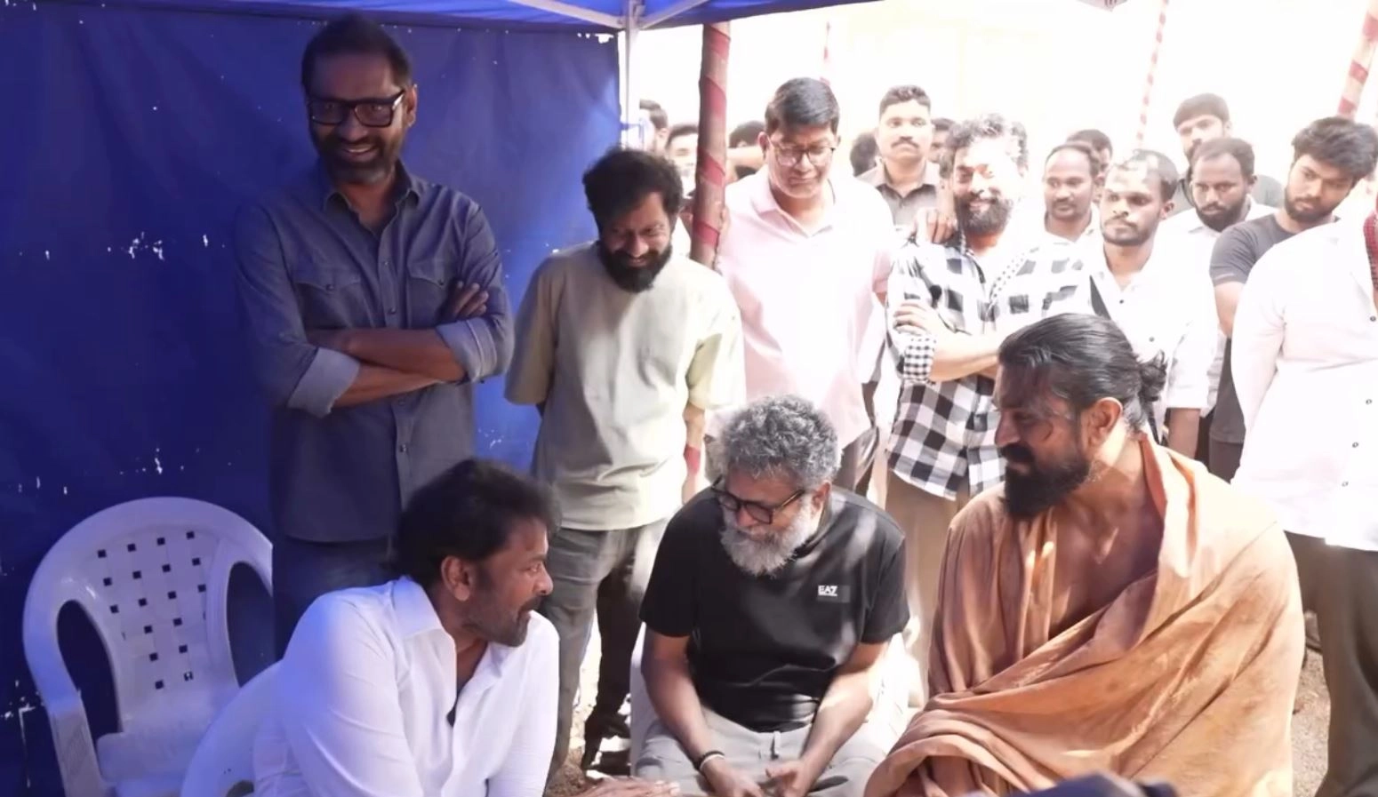 Megastar Chiranjeevi Visits Ram Charan Peddi Sets