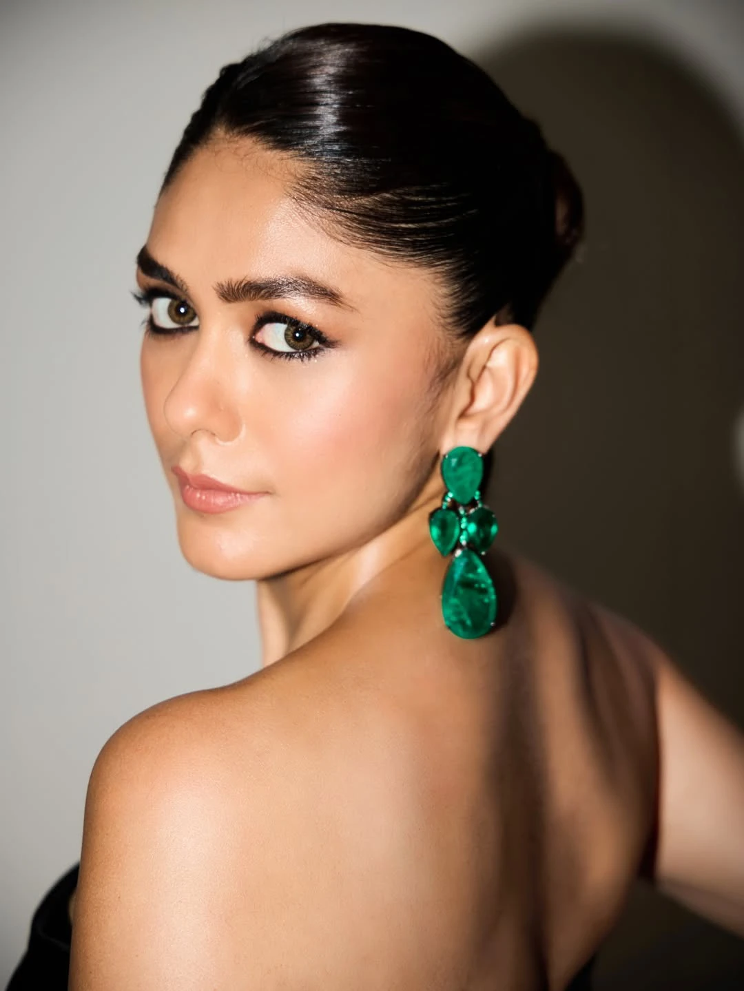 Mrunal Thakur Mesmerizing Looks in Black Dress