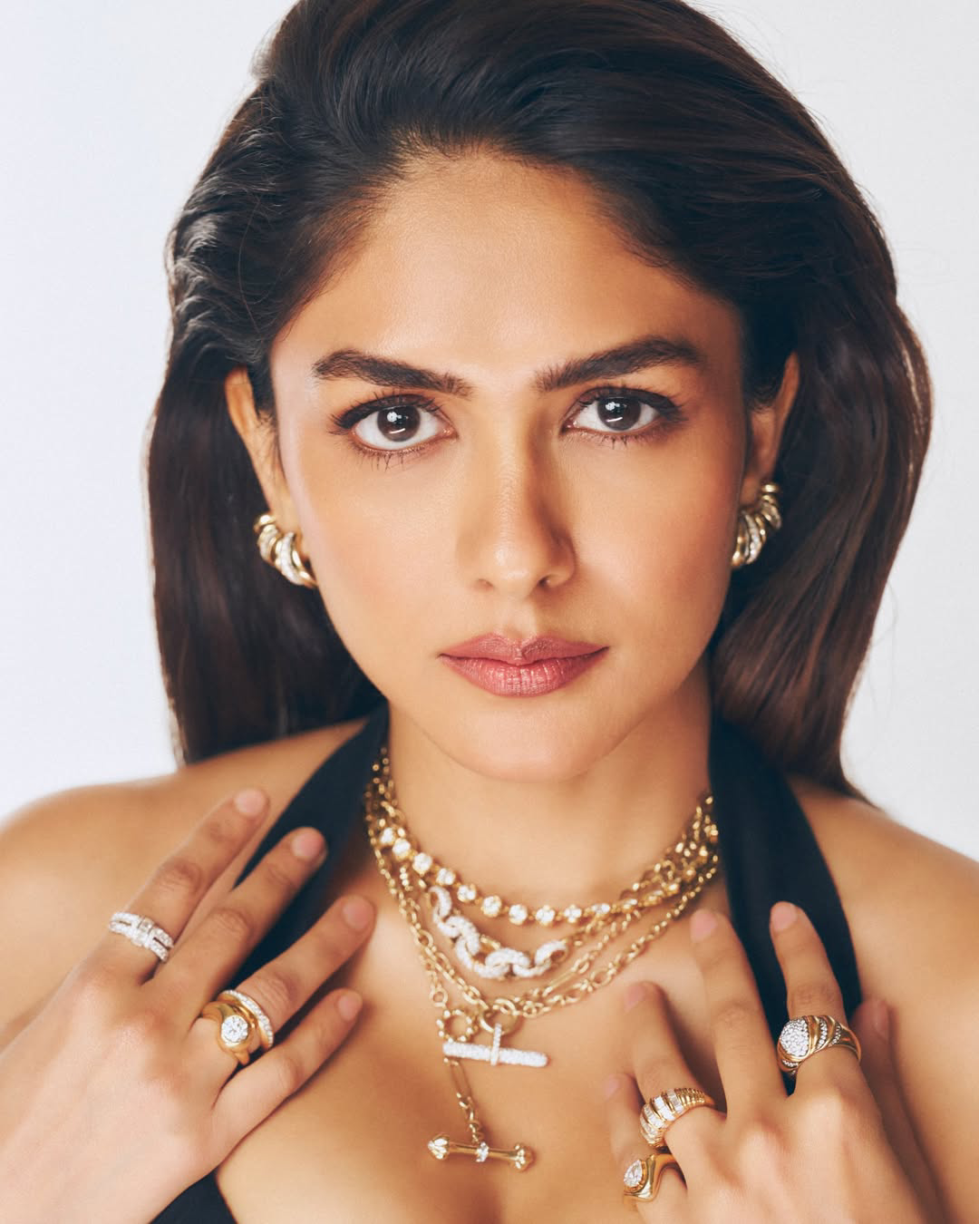 Mrunal thakur latest photos in black dress