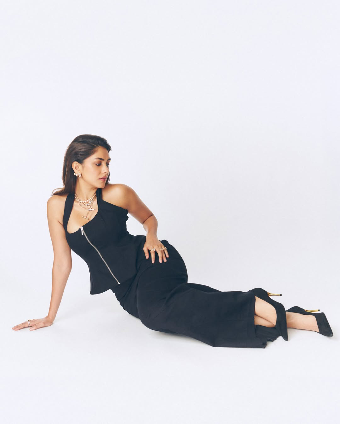 Mrunal thakur latest photos in black dress