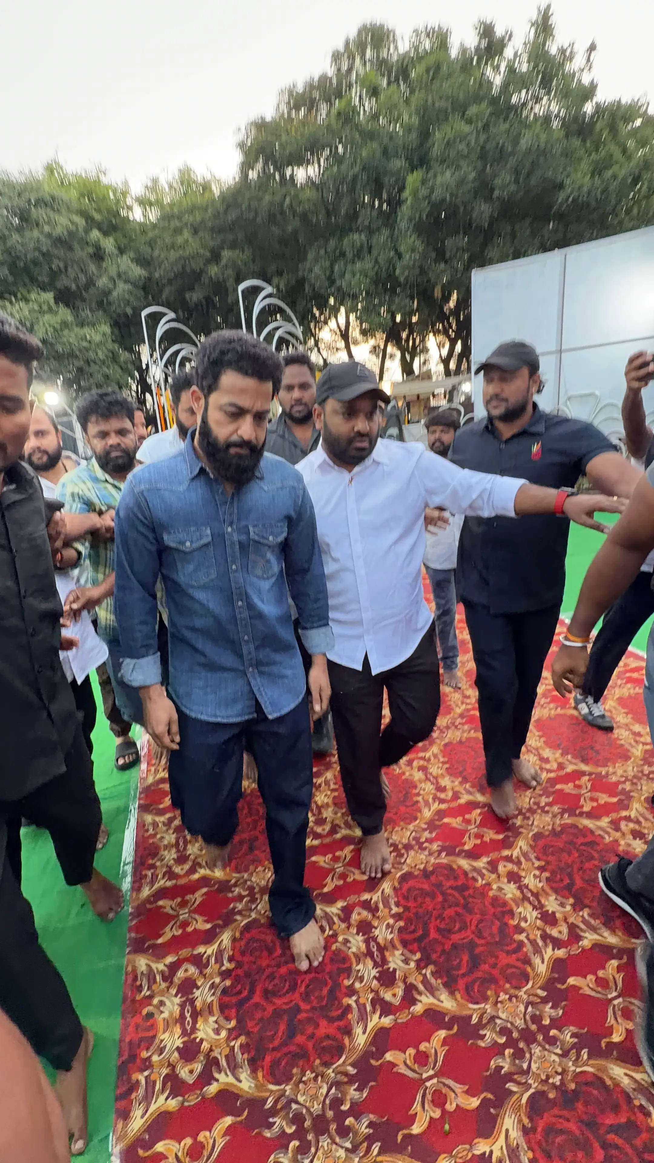NTR Pay Tributes to Sr NTR on his Birth Anniversary