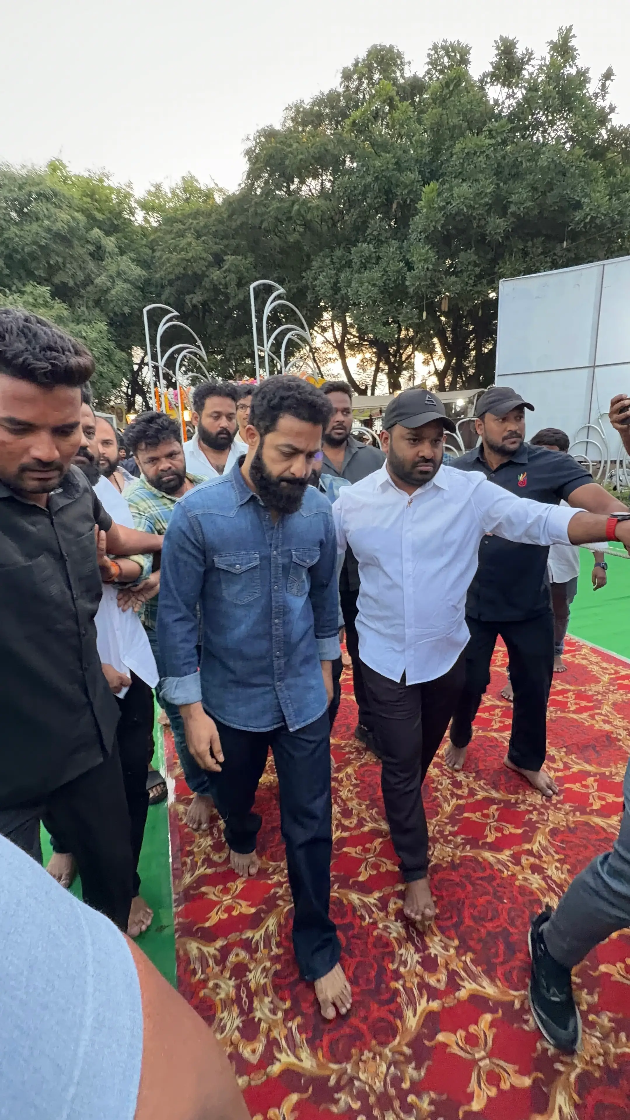 NTR Pay Tributes to Sr NTR on his Birth Anniversary