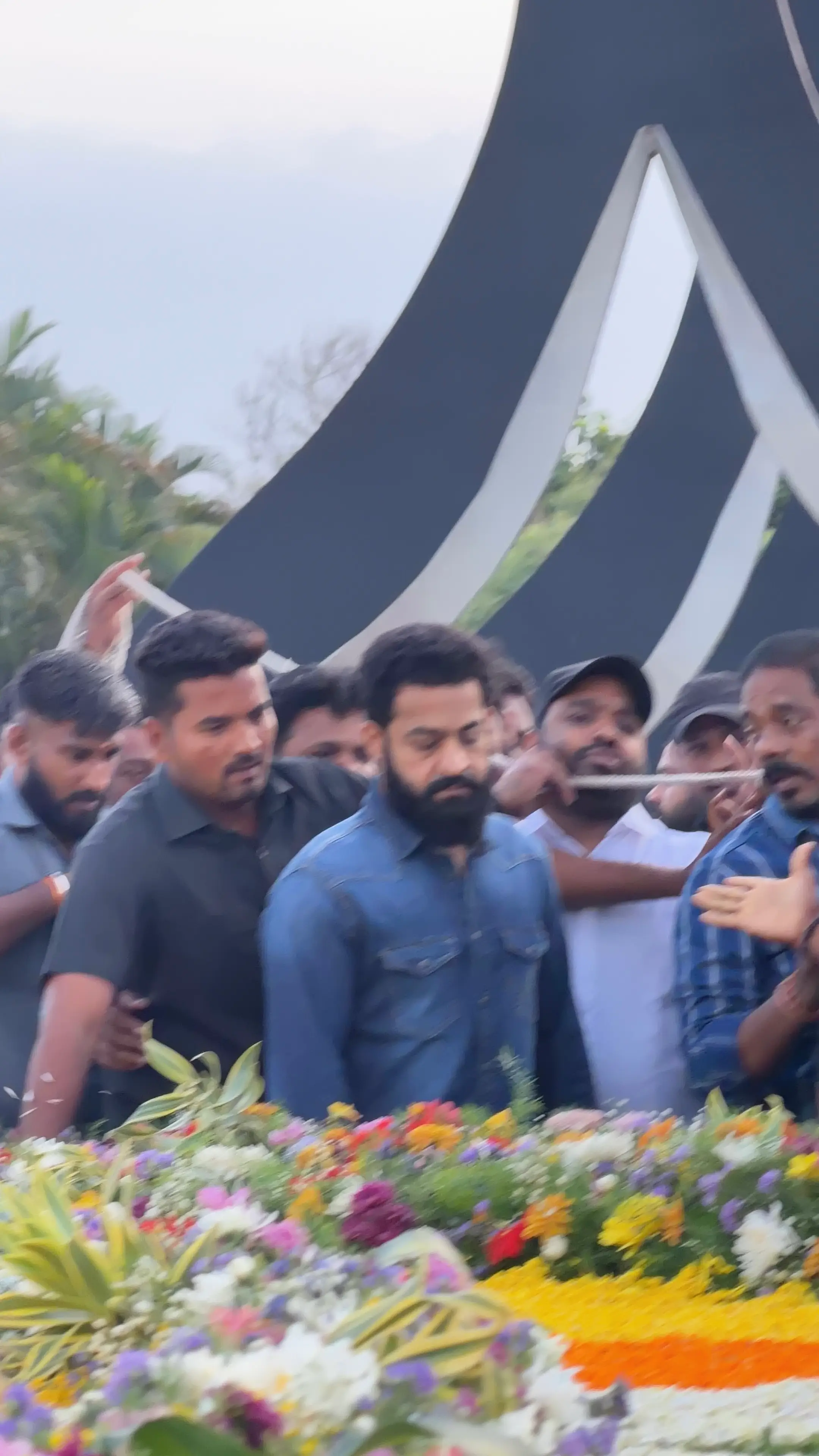 NTR Pay Tributes to Sr NTR on his Birth Anniversary