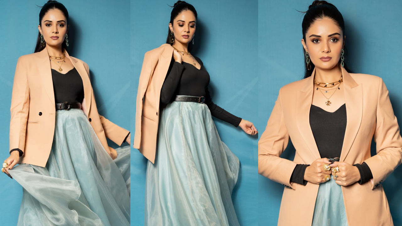 Anchor Sreemukhi: ట్రెండీ లుక్స్ లో శ్రీముఖి గ్లామర్ అటాక్.. యాంకరమ్మ అందానికి నెటిజన్స్ ఫిదా