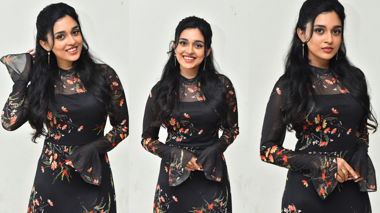 Nidhi Pradeep : గోదారి గట్టుపైన భామ.. బ్లాక్ డ్రెస్ లో నిధి ప్రదీప్..