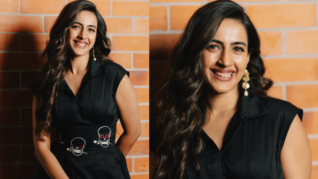 Niharika Konidela: క్యూట్ స్మైల్.. క్రేజీ లుక్స్.. నిహారిక కొణిదెల చూపులకు నెటిజన్స్ ఫిదా