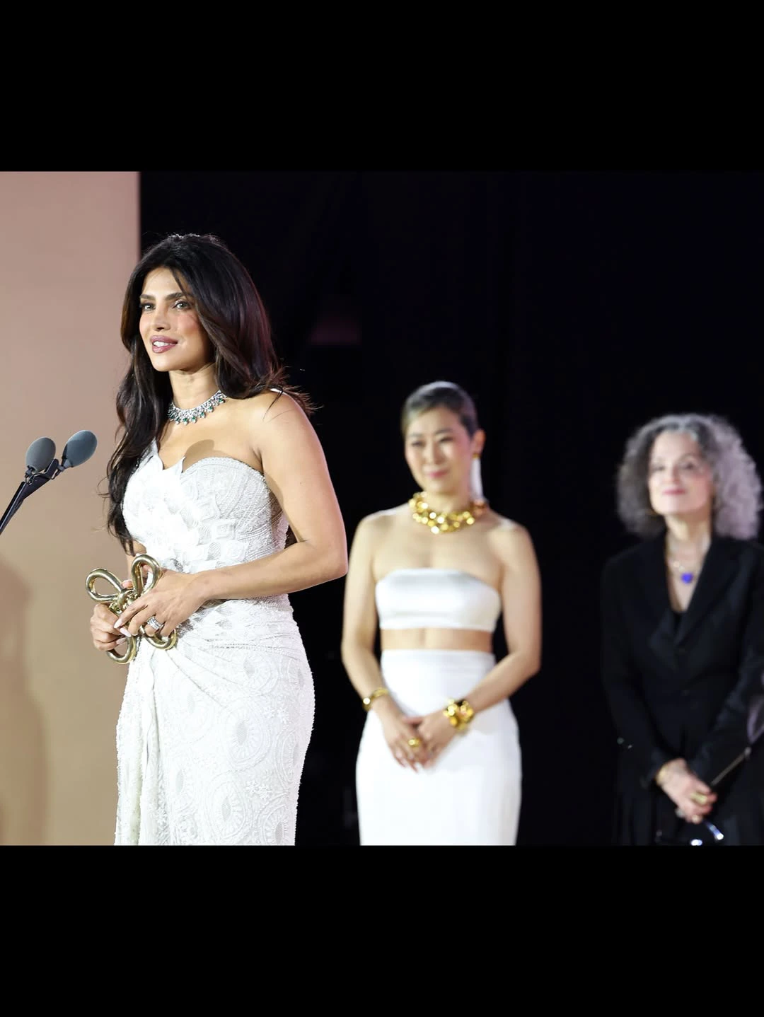 Priyanka Chopra Looks like Angel in White Dress