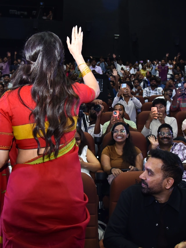 Samantha Appearance with Husband Raj Nidimoru in Movie Event