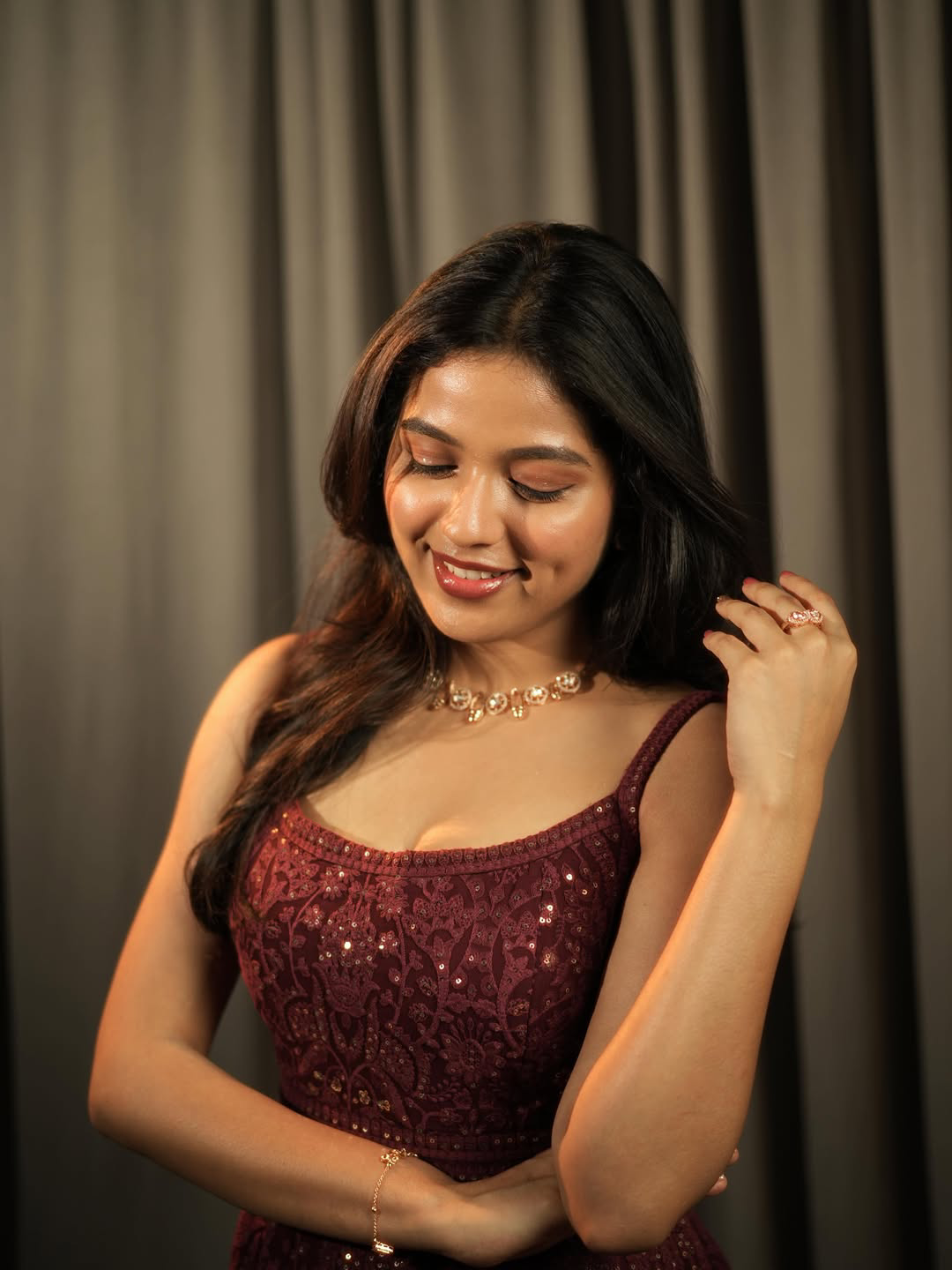 Raju Weds Rambai heroine Tejaswi Rao glamorous splash in modern dress